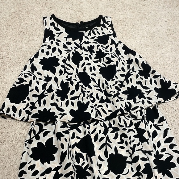 LOFT Ruffle Dress - Picture 3 of 7